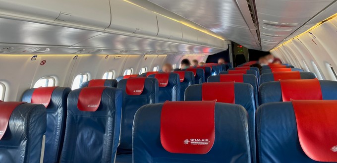 Auf dem Rückflug befanden sich an Bord nur noch ein zahlender Passagier, mehrere Journalisten sowie Mitarbeitende der Airline und des Flughafens Paderborn.