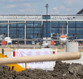 Bauarbeiten am BER: 15 zusätzliche Abstellplätze entstehen bis Ende 2021.
