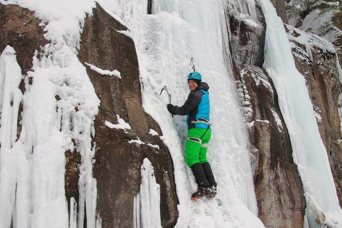 Der Autor bei seinen ersten Versuchen als Eiskletterer