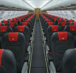 Alitalia entwirft die Kabine neu: Jeder Sitz in der Economy erhält neue rote Kopfdecken.