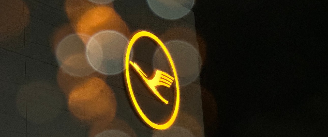Lufthansa-Logo: In der Verwaltung des Konzerns wird abgebaut.