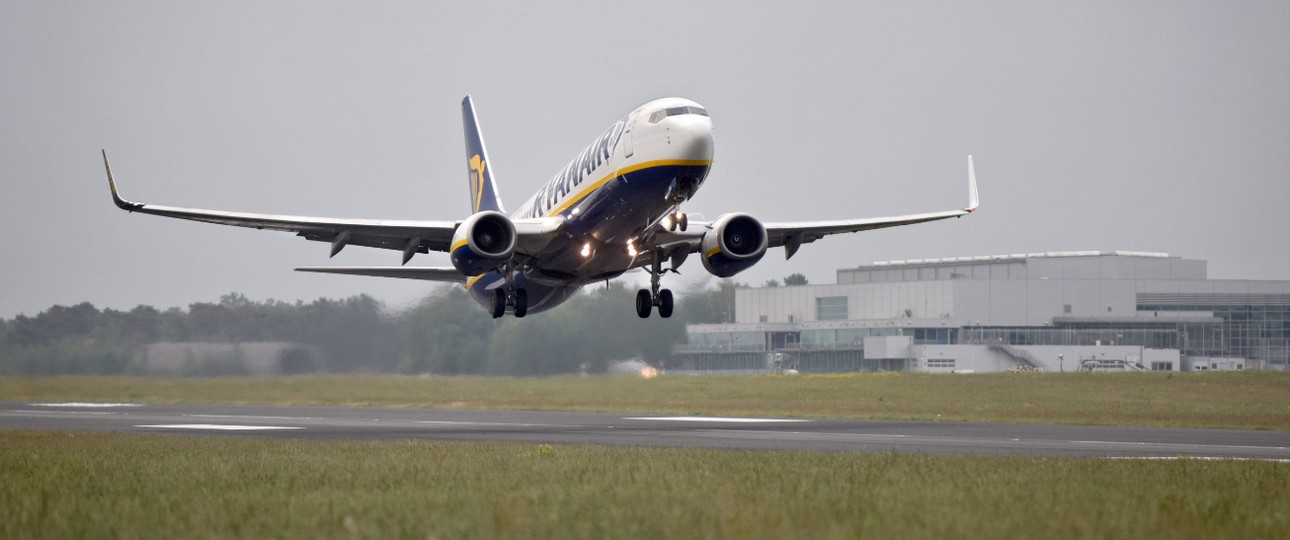 Ryanair-Jet am Flughafen Weeze (Symbolbild): Ein Jet von Tochter Malta Air wurde umgeleitet.
