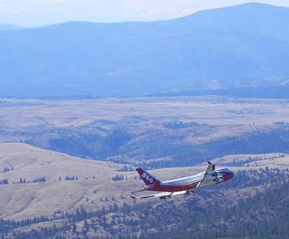 Demonstrationsflug der Boeing 747-400 von Global Supertanker.