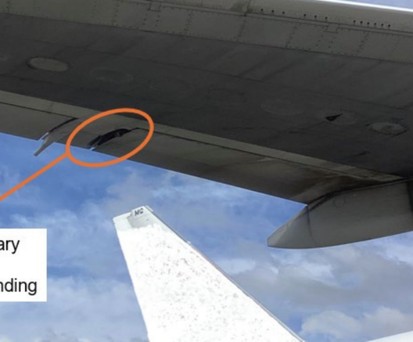 Die Boeing 777, die das Teil verlor: Die AAIB macht das British-Airways-Heck unkenntlich.