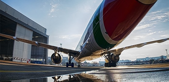 Italiens Regierung boxte 2008 einen Sanierungsplan für Alitalia durch. Ab 2009 firmierte die Airline unter dem Namen Alitalia – Compagnia Aerea Italiana. 2015 entstand dann Alitalia – SAI. Etihad Airways stieg mit 49 Prozent ein.