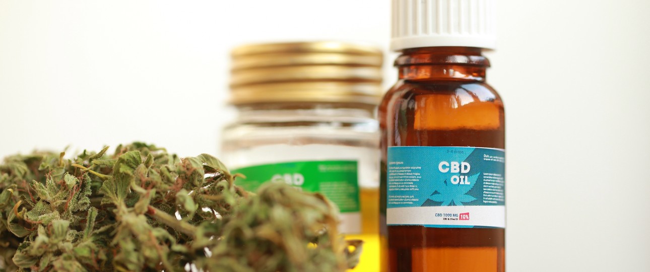 CBD-Öl: Kann zu einem positiven Dorgentest führen.