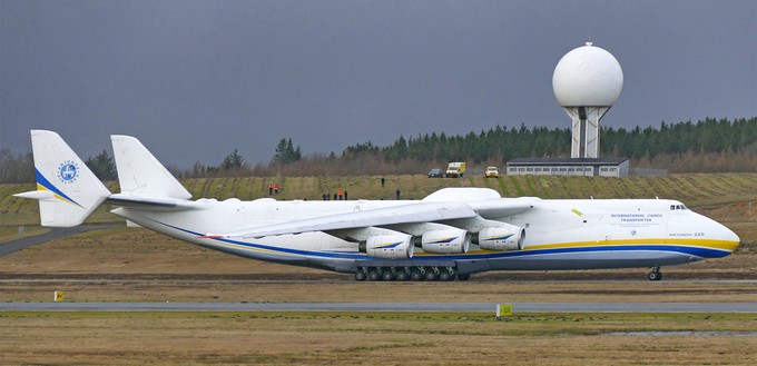 Die An-225 bei ihrem letzten Einsatz im dänischen Billund.