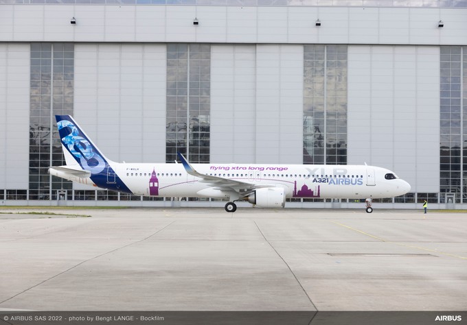 Ein A321XLR auf dem Werksgelände aus nächster Nähe betrachten