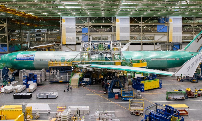 Zusammenbau der Rumpfteile der ersten Boeing 777-9 für Lufthansa im Februar 2019 bei Boeing: Geflogen ist das Modell immer noch nicht.