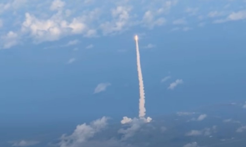 Der Raketenstart aus dem Flugzeug gesehen: Das Video dazu sehen Sie unten im Artikel.