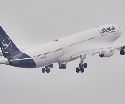 Airbus A340-300 von Lufthansa (Symbolbild): Ein solches Flugzeug verursachte die Verspätung.