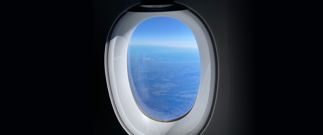 Blick aus einem Lufthansa-A350: Die Flieger müssen teils große Umwegen fliegen.