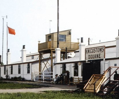 Kontrollturm des Croydon Airports: 1920 wurde der erste Kontrollturm der Welt aufgestellt.