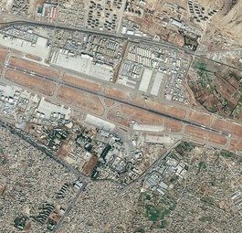 Flughafen von Kabul auf Satellitenbild: Nichts geht mehr.