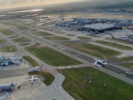 Den Flughafen Heathrow traf die Corona-Krise hart. es fanden noch 195.000 Flüge statt.