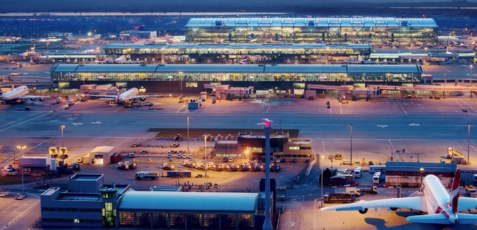 London Heathrow war mit einer Kapazität von 11,9 Millionen Sitzen im ersten Quartal 2019 Europas größter Flughafen. In der weltweiten Top 100 nahm er damals Platz 6 ein. Im ersten Quartal 2021 reicht es nur noch für Platz 74 mit einer Kapazität von 2,3 Millionen.