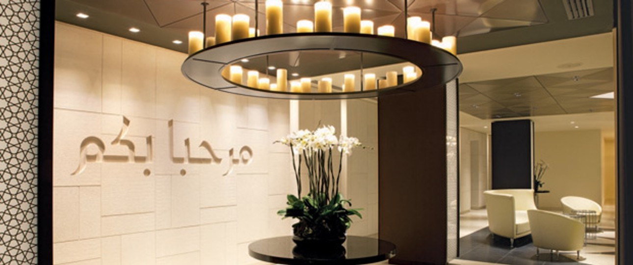 Platz 10: Qatar-Lounge in Heathrow. Mehr Club als Lounge, mit Duschen, Martini-Bar, Weinproben und einem reichlichen Angebot an Essen.