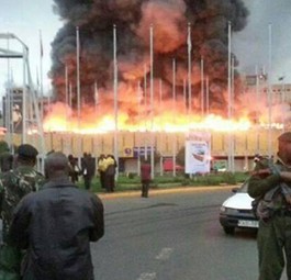 Flughafen Jomo Kenyatta: Der Airport steht in Flammen.