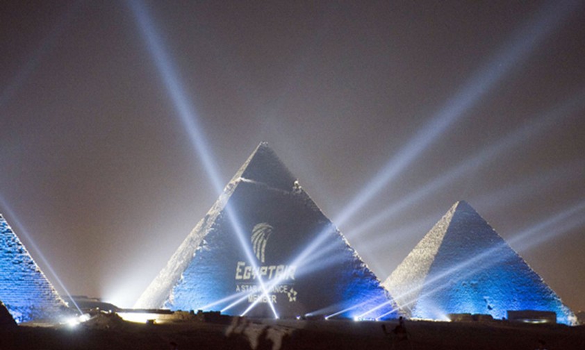 Egypt-Air-Logo auf den Pyramiden: Schwierige Zeiten.