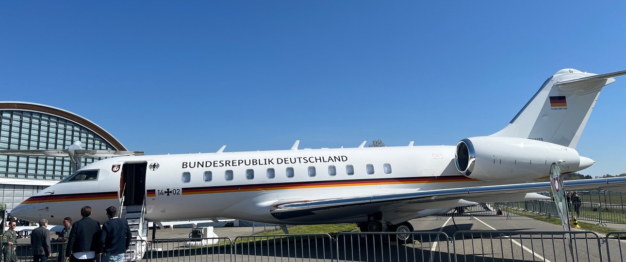 Auf der Aero Friedrichshafen: Bombardier Global 5000 der Flugbereitschaft.
