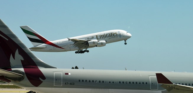 Airbus A380 (A6-EDU) beim Start in Barcelona El Prat.