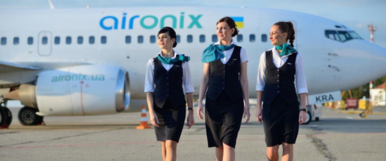 Flugbegleiterinnen von Air Onix: Derzeit ist das Personal ohne Arbeit.