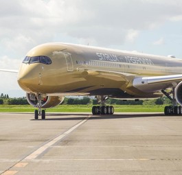 Der goldene Airbus A350-1000 von Starlux Airlines: Seit Mitte August im Liniendienst.