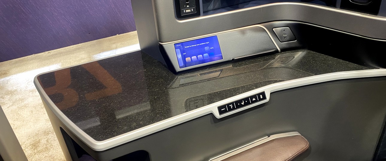 Business-Class-Sitz Recaro R7: Mit echtem Stein von F List.