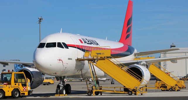 Der albanische Regierungsflieger: Der Airbus A319 gehört nun Albanien.