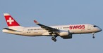 Airbus A220-300 von Swiss: Die Airline beschleunigt den Austausch der Schutzausrüstung.