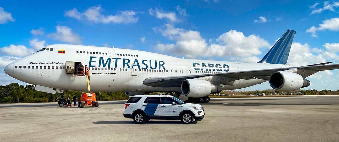 Die Boeing 747 nach der Landung in den USA: Beschlagnahmung vollstreckt.