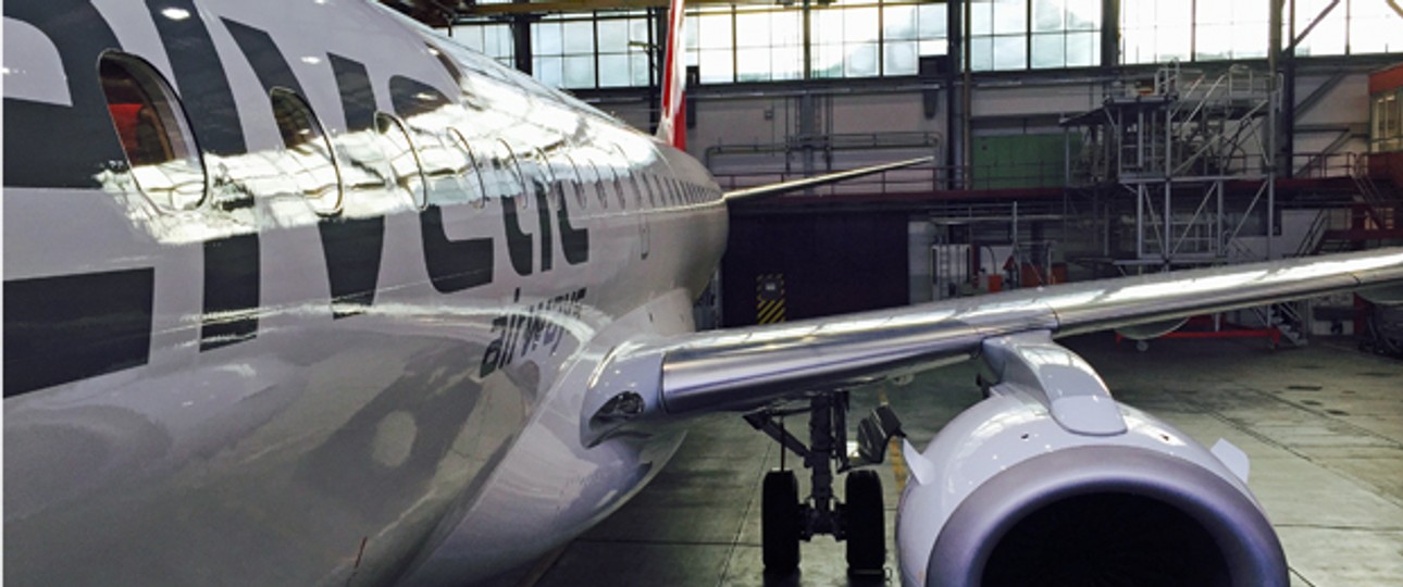 Die erste neue Embraer E190 von Helvetic Airways steht zum Einsatz bereit. Sie wird in den nächsten Tagen erste Strecken für die Swiss fliegen.