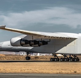 Stratolaunch: Riesenflieger bekommt neuen Einsatzzweck.