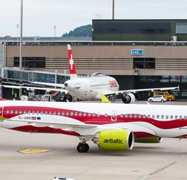 Flugzeuge von Air Baltic und Swiss in Zürich: Lohndumping?