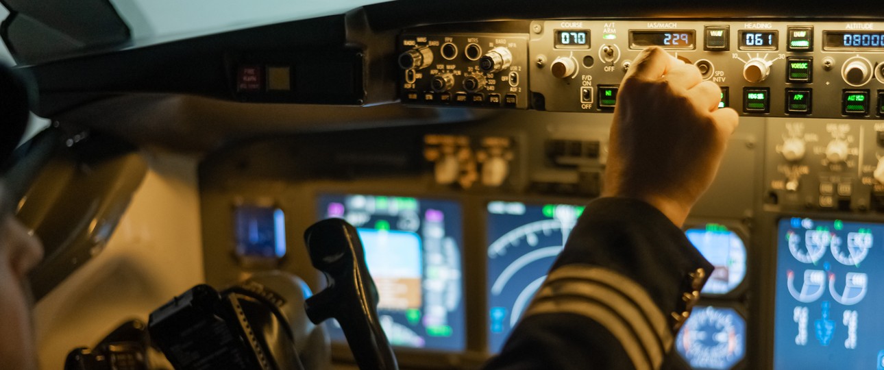 Pilot im Cockpit: Was er sagt, wird aufgezeichnet.