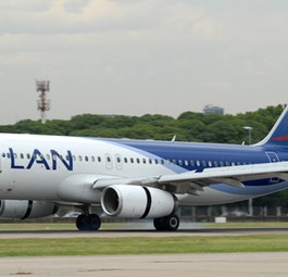 Am Flughafen von Buenos Aires: Eine Maschine von LAN wurde von einem Blitz getroffen.
