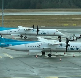 Dash 8 von Luxair am Flughafen Luxemburg-Findel: Die Airline will eine weitere Basis.