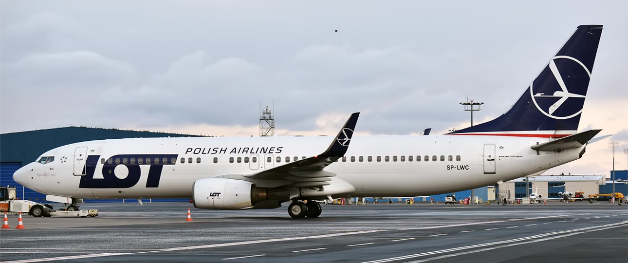 Lot Boeing 737: Das Flugzeug wurde vor dem Start in St. Petersburg von Behörden aufgehalten.