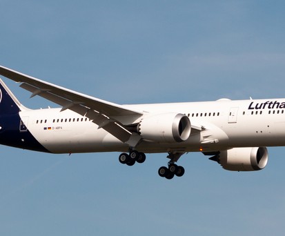 Die D-ABPA im Anflug auf Frankfurt: Die Boeing 787-9 ...