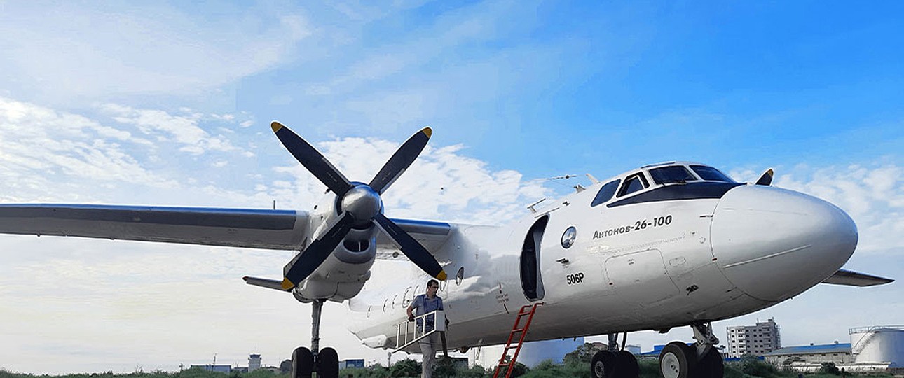 Antonov An-26 von Constanta Airline: Nova Poshta setzt bei ihrer Supernova Airlines vorerst auf geleaste Flugzeuge.