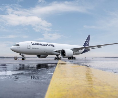 Boeing 777 F von Lufthansa Cargo: Wie viele Pilot:innen braucht es für Flüge nach Asien?