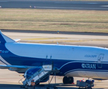 Die in Köln gestrandete Boeing 737 F von Atran: Kann Deutschland nicht mehr verlassen.