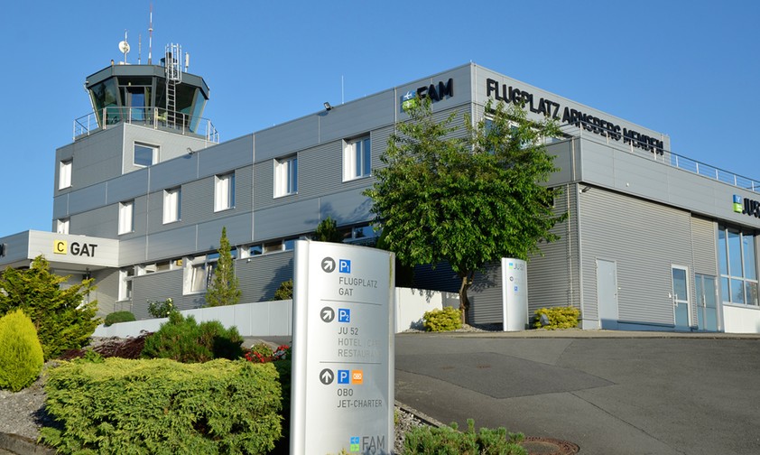 Flugplatz Arnsberg: Hier steht das Flugzeug von Friedrich Merz.