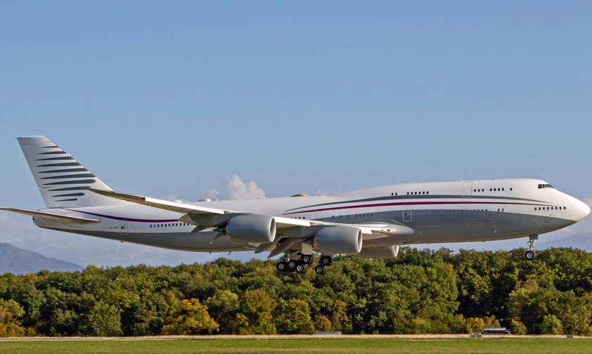 Boeing 747-8 mit dem Kennzeichen A7-HBJ: Bekommt sie Donald Trump als Übergangs-Air Force One?