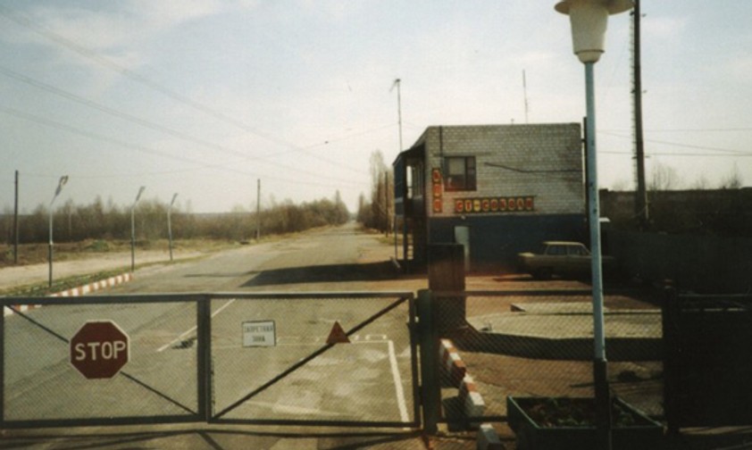 Viele Fahrzeuge und Flugzeuge, die nach der Reaktorkatastrophe in Tschernobyl eingesetzt wurden, blieben gleich in dem verseuchten Gebiet, darunter etwa Mil Mi-24 Helikopter. Das reicht für Platz 10.