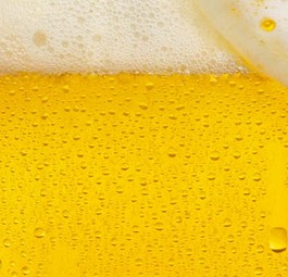 Bier: Mancher lässt sich bereits am Flughafen volllaufen.