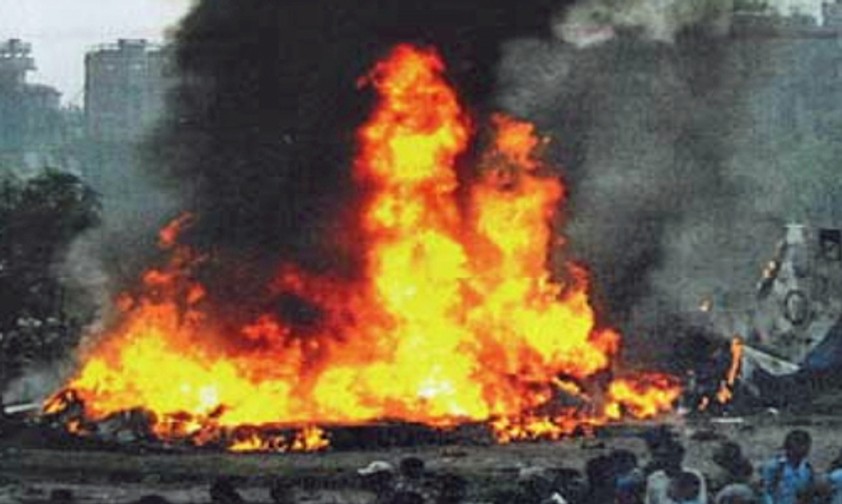 Das Flugzeug ging in Flammen auf: Absturz kurz nach dem Start.