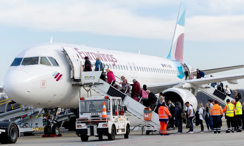 Eurowings-Jet am Flughafen Köln/Bonn: Ab in die Ferien.