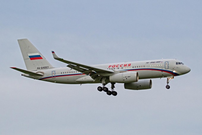 Und eine Tupolev Tu-204.