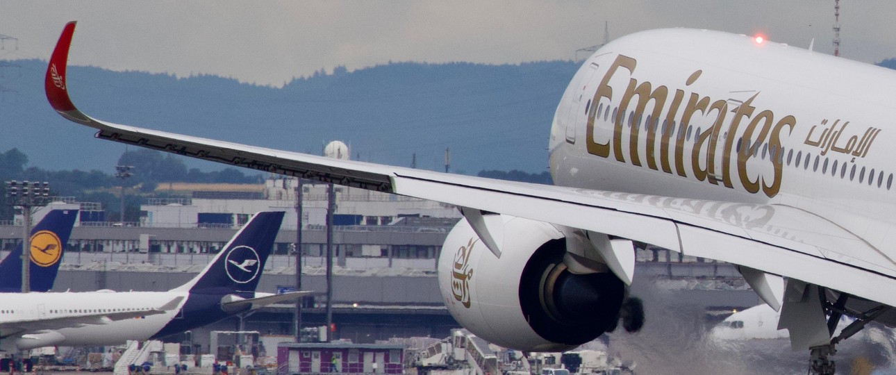 Flugzeuge von Emirates und Lufthansa: Nur eine von beiden Airlines hat Grund zur Freude.